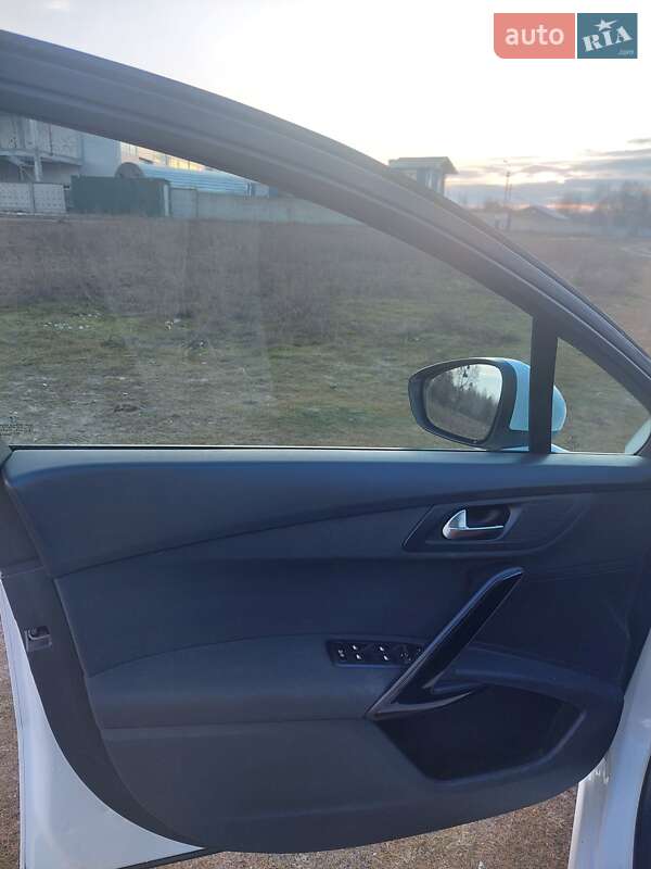 Седан Peugeot 508 2011 в Макарові