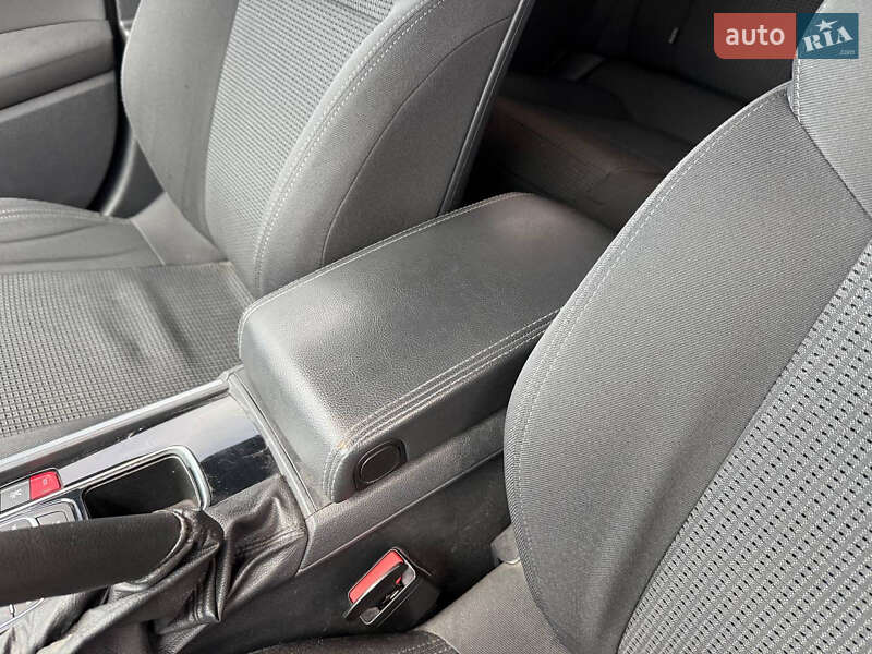 Седан Peugeot 508 2014 в Стрию