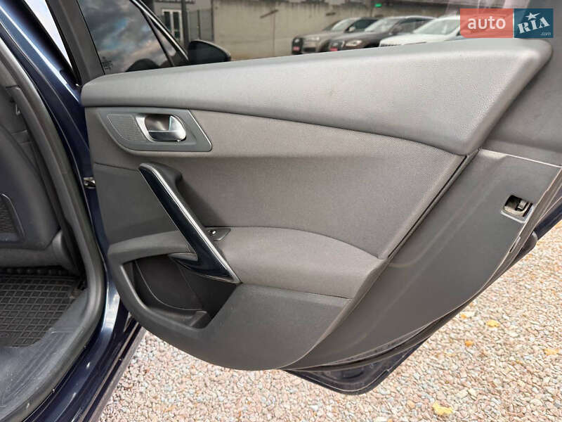 Седан Peugeot 508 2014 в Стрию