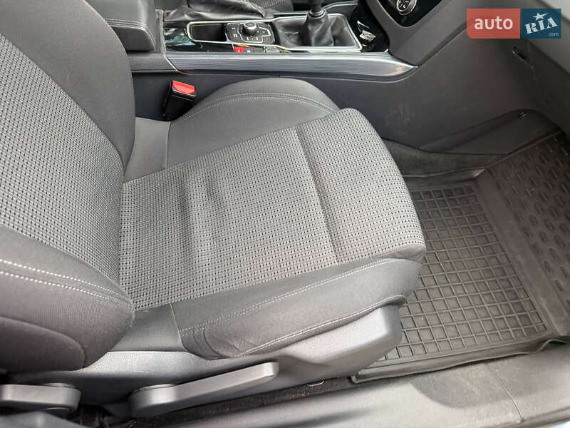 Седан Peugeot 508 2014 в Стрию