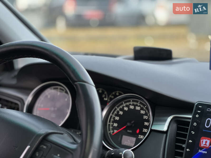 Седан Peugeot 508 2013 в Львове