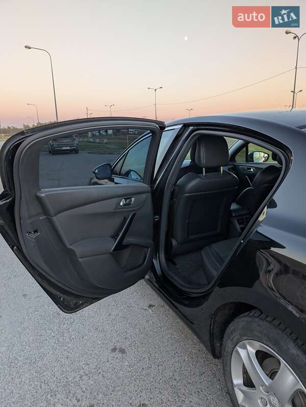 Седан Peugeot 508 2011 в Львове