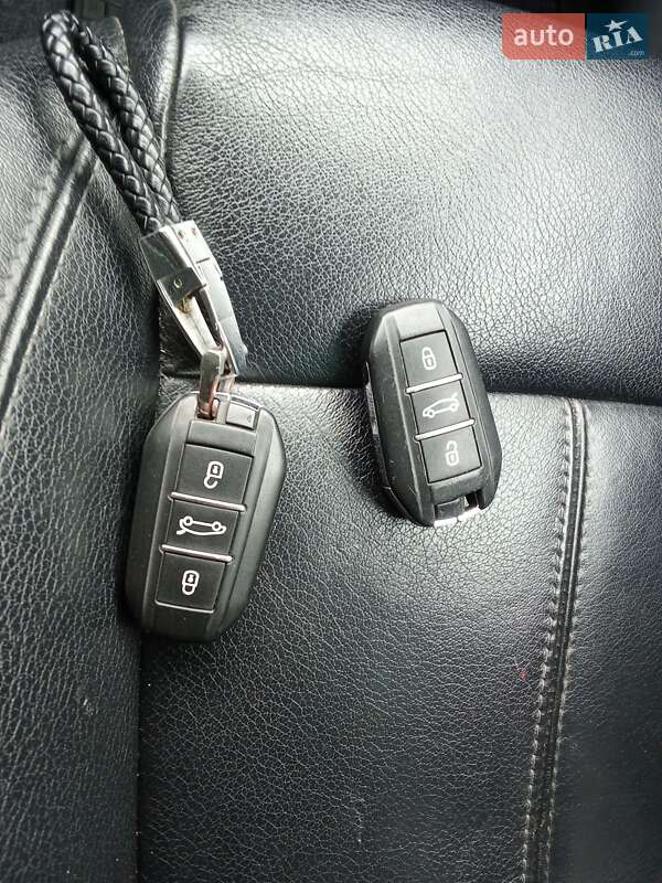 Универсал Peugeot 508 2012 в Ровно фото 52 Универсал Peugeot 508 2012 в Ровно