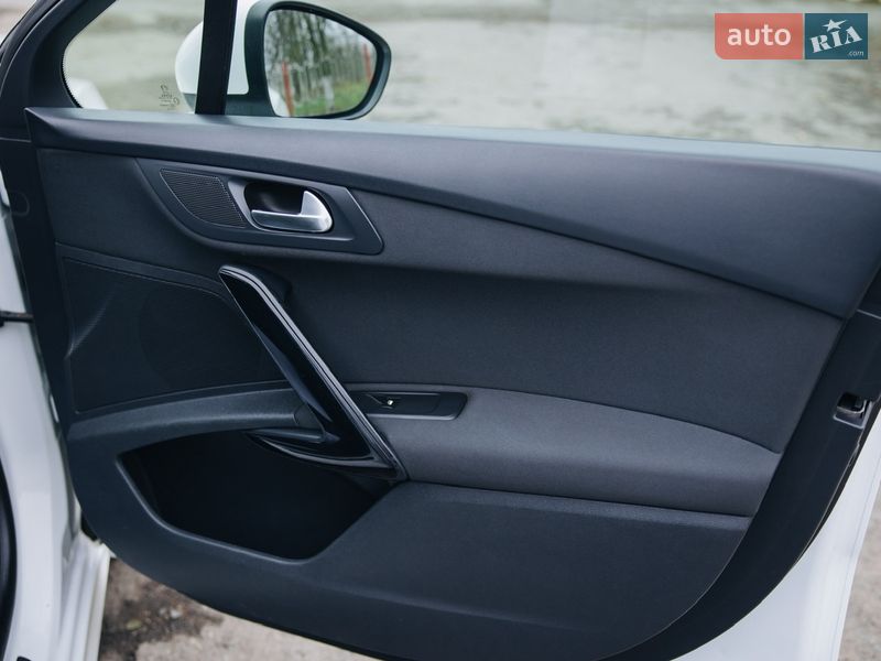 Седан Peugeot 508 2011 в Бучаче