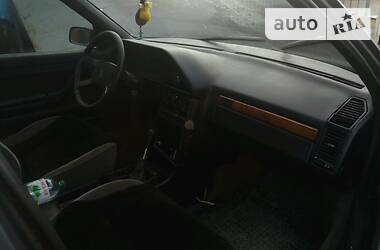 Седан Peugeot 605 1990 в Львове