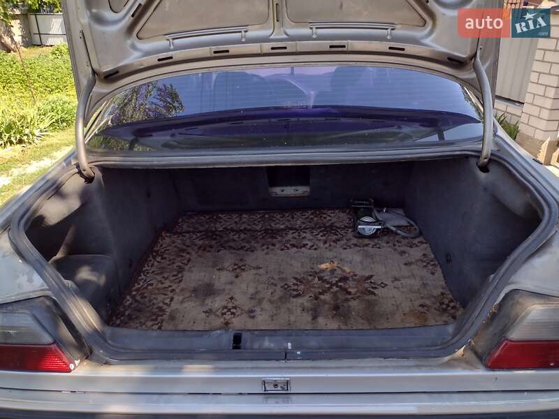 Седан Peugeot 605 1991 в Черкасах