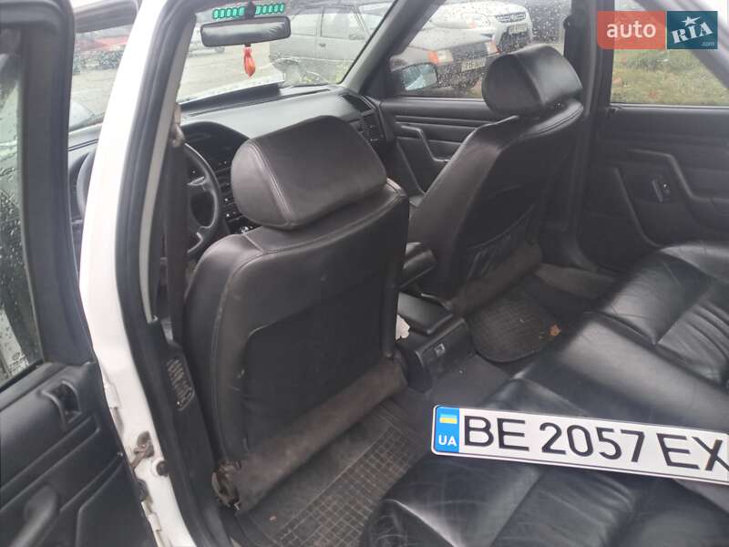 Седан Peugeot 605 1991 в Южноукраїнську