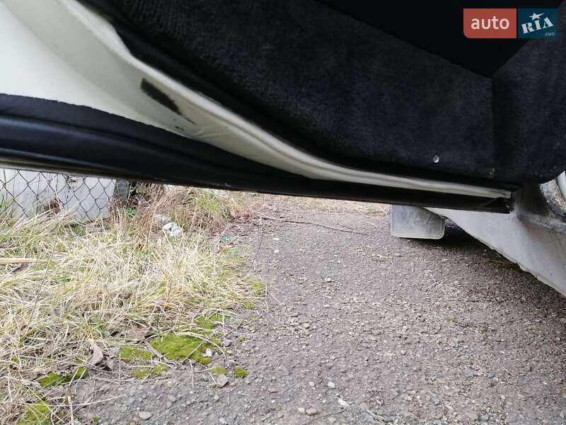 Седан Peugeot 605 1990 в Львові