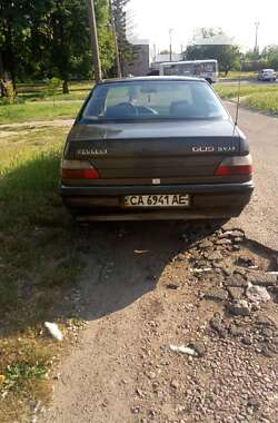 Седан Peugeot 605 1990 в 