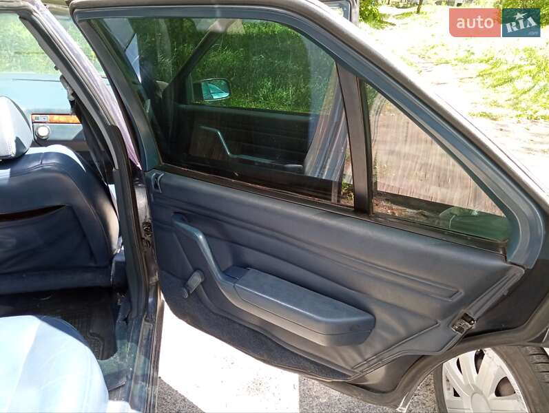 Седан Peugeot 605 1990 в Львове