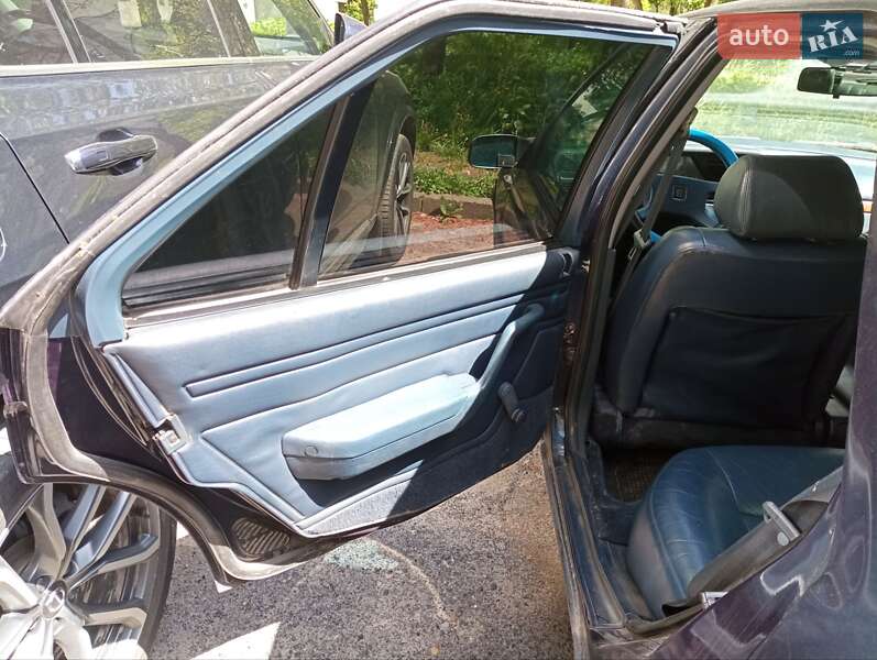 Седан Peugeot 605 1990 в Львове