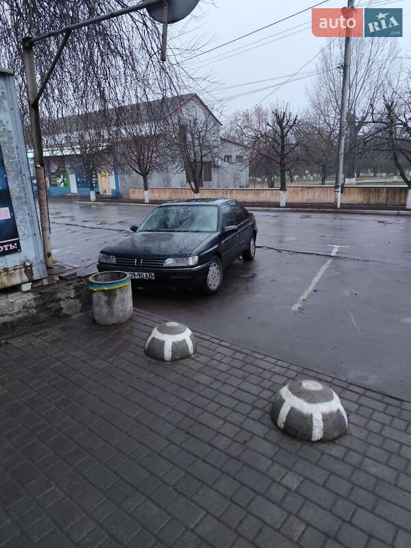 Седан Peugeot 605 1992 в 