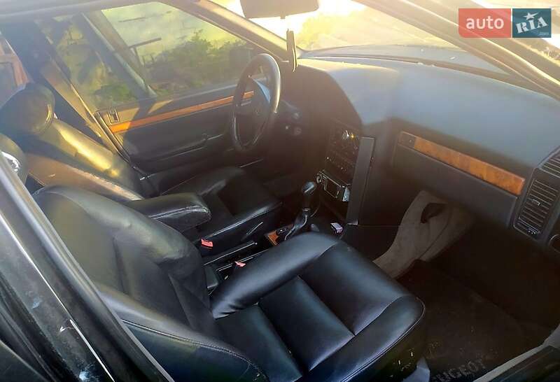 Седан Peugeot 605 1990 в Богуславе