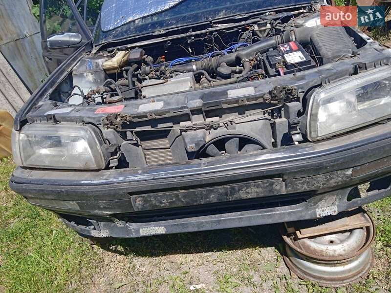 Седан Peugeot 605 1990 в Черкасах