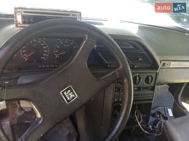 Седан Peugeot 605 1990 в Черкасах