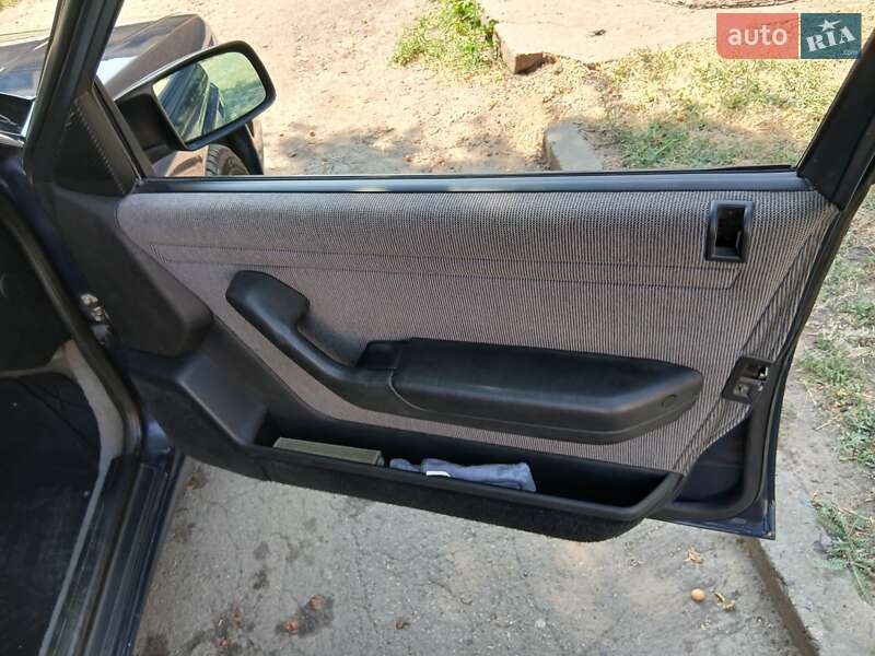 Седан Peugeot 605 1994 в Кривому Розі