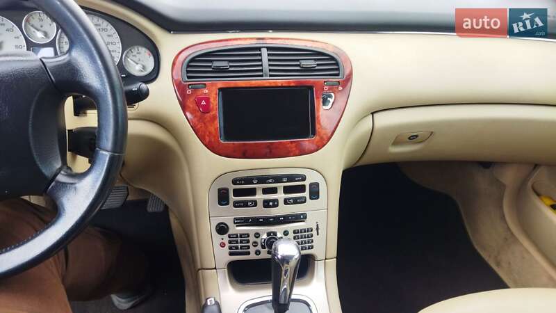 Седан Peugeot 607 2005 в Дубні