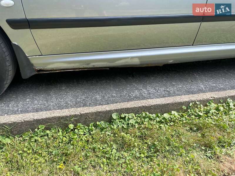 Седан Peugeot 607 2001 в Івано-Франківську