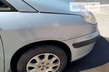 Минивэн Peugeot 807 2004 в 