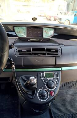 Минивэн Peugeot 807 2004 в 
