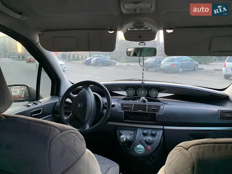 Мінівен Peugeot 807 2005 в 