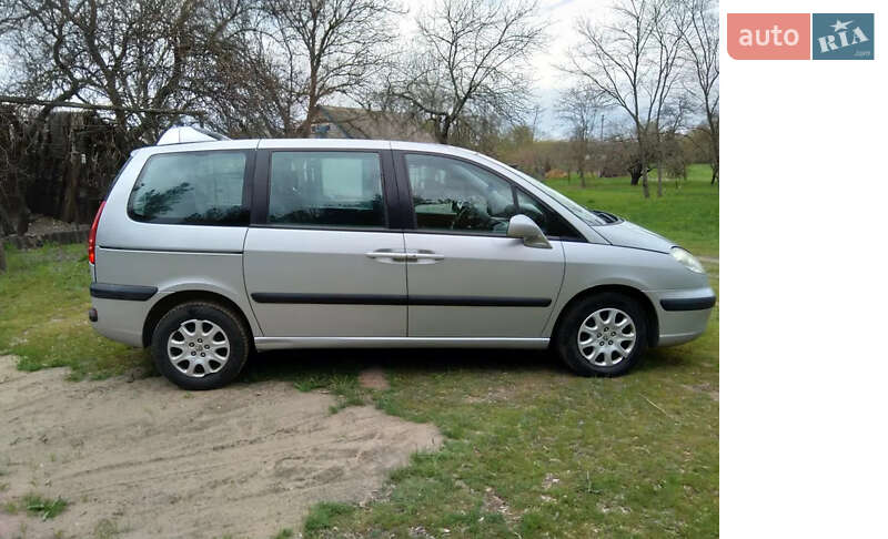 Мінівен Peugeot 807 2003 в Кам'янському