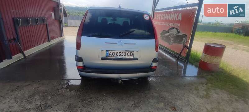 Мінівен Peugeot 807 2004 в Чернівцях
