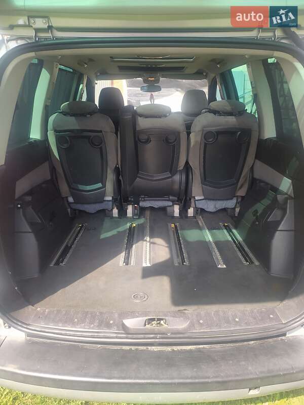 Минивэн Peugeot 807 2003 в Киеве