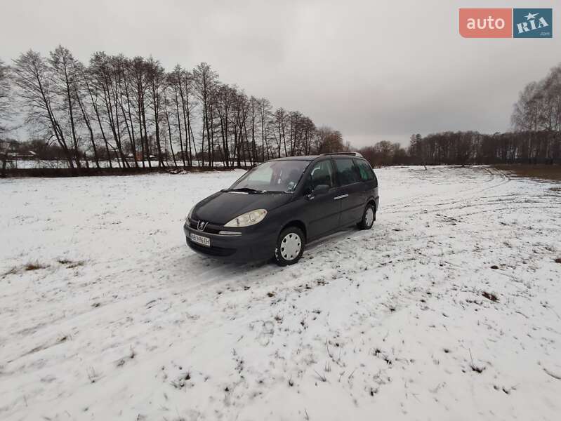Мінівен Peugeot 807 2005 в Гнівані