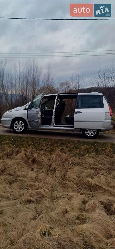 Минивэн Peugeot 807 2009 в Долине