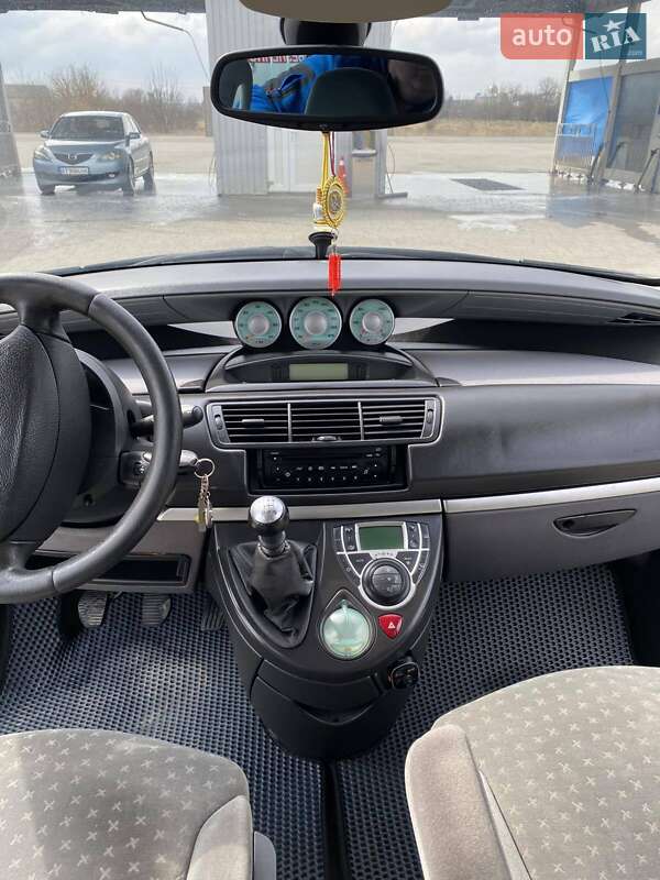 Мінівен Peugeot 807 2005 в Тлумачі