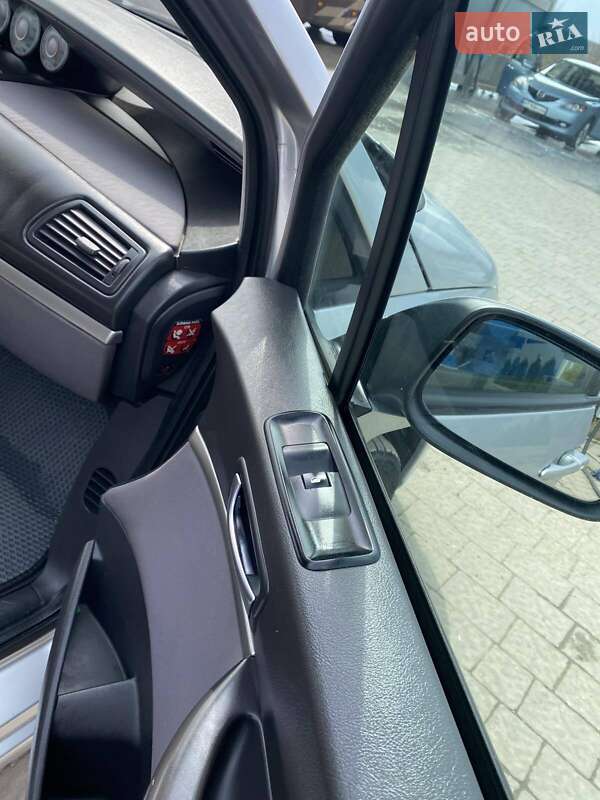 Мінівен Peugeot 807 2005 в Тлумачі