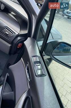 Минивэн Peugeot 807 2005 в 