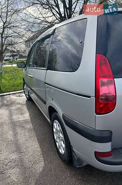 Минивэн Peugeot 807 2002 в 