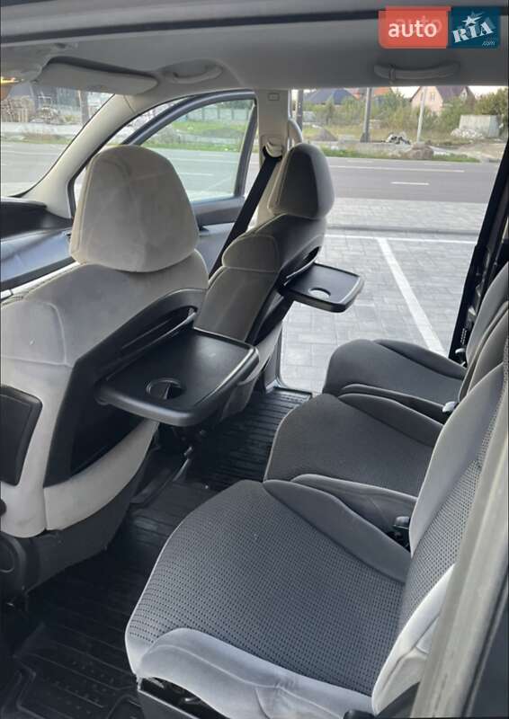 Мінівен Peugeot 807 2009 в Нововолинську