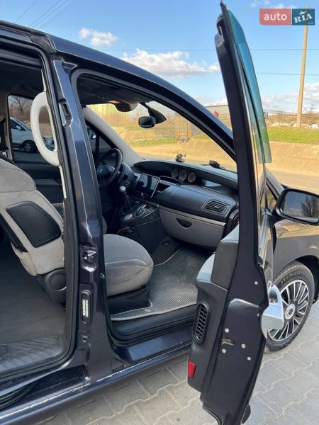 Минивэн Peugeot 807 2006 в Березовке