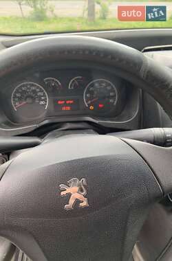Вантажний фургон Peugeot Bipper 2014 в 