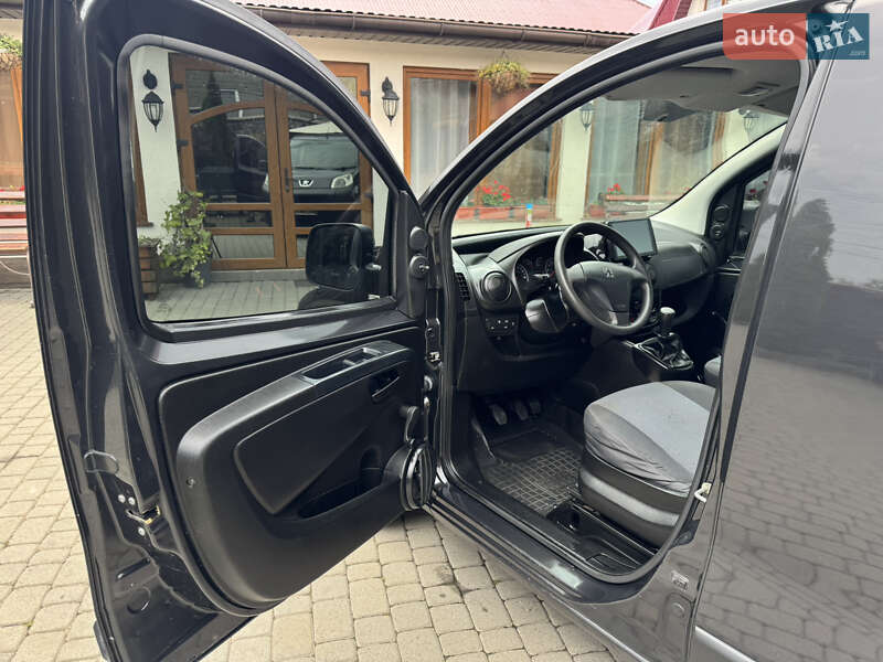 Вантажний фургон Peugeot Bipper 2014 в Іршаві