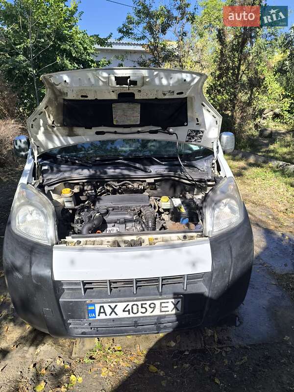 Грузопассажирский фургон Peugeot Bipper 2008 в Изюме