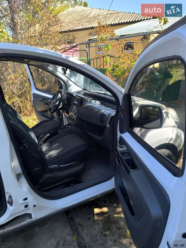 Грузопассажирский фургон Peugeot Bipper 2008 в Изюме