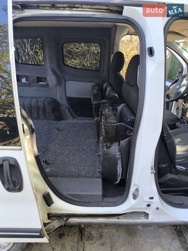 Грузопассажирский фургон Peugeot Bipper 2008 в Изюме