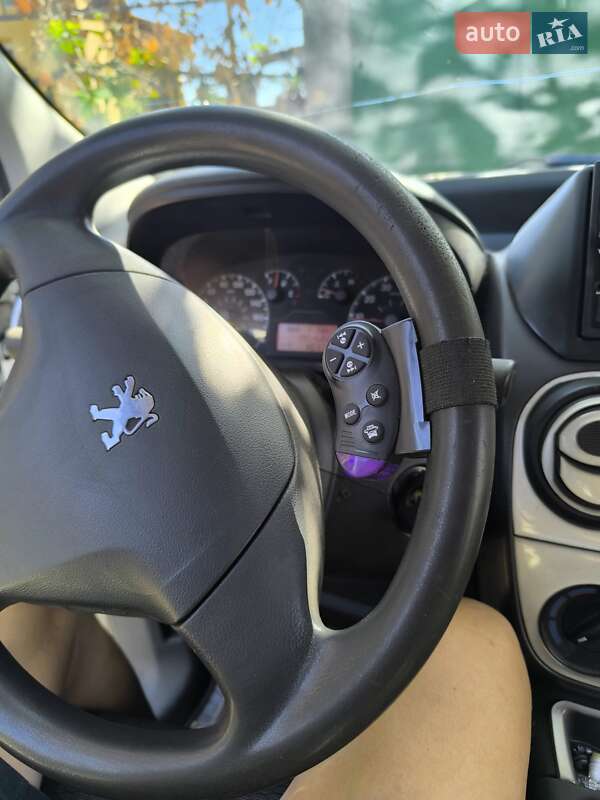 Грузопассажирский фургон Peugeot Bipper 2008 в Изюме