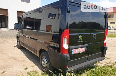 Вантажопасажирський фургон Peugeot Boxer 2015 в Луцьку