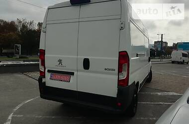 Грузовой фургон Peugeot Boxer 2015 в Львове