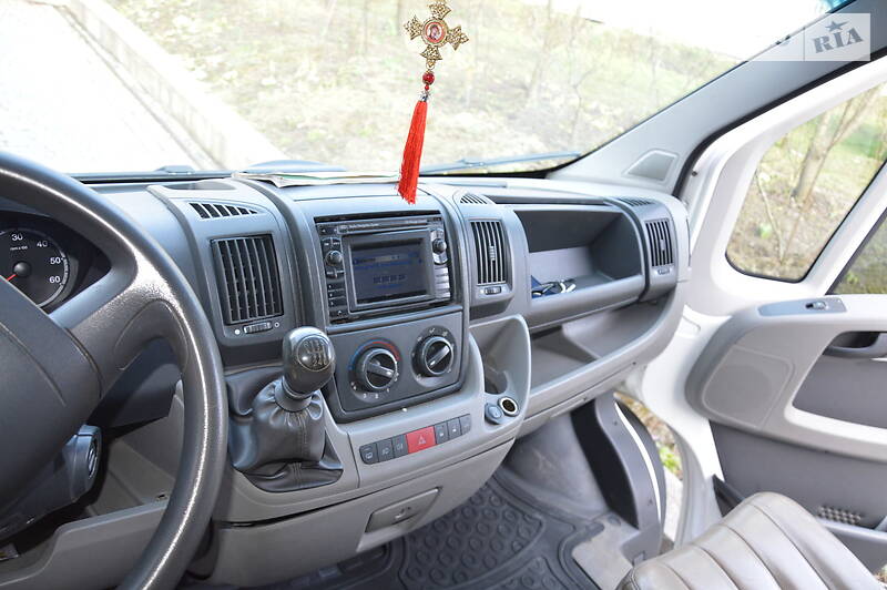 Вантажопасажирський фургон Peugeot Boxer 2008 в Сторожинці