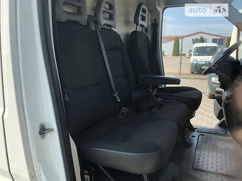 Вантажопасажирський фургон Peugeot Boxer 2016 в Львові