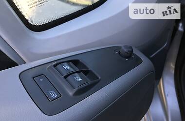 Вантажопасажирський фургон Peugeot Boxer 2008 в 