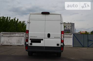 Вантажопасажирський фургон Peugeot Boxer 2011 в 