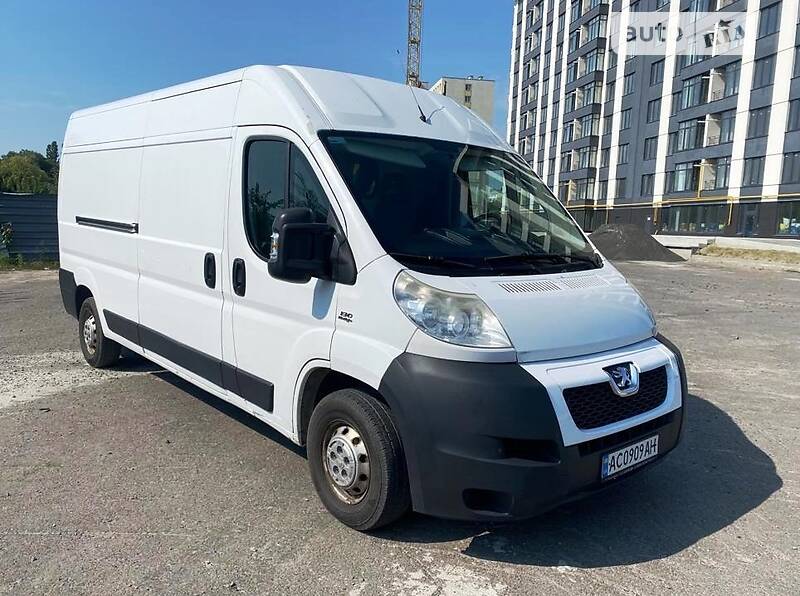 Грузовой фургон Peugeot Boxer 2012 в 