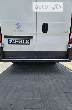 Вантажопасажирський фургон Peugeot Boxer 2017 в Кропивницькому